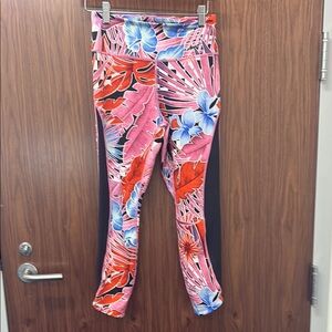 Women’s Tropical Floral Nike Leggings. Size Small. Red Blue Black